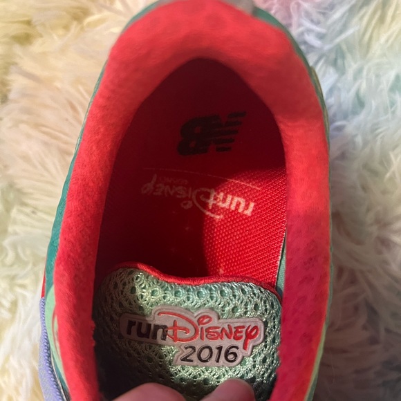 2016 RunDisney Ariel New Balance sneakers - Picture 4 of 4